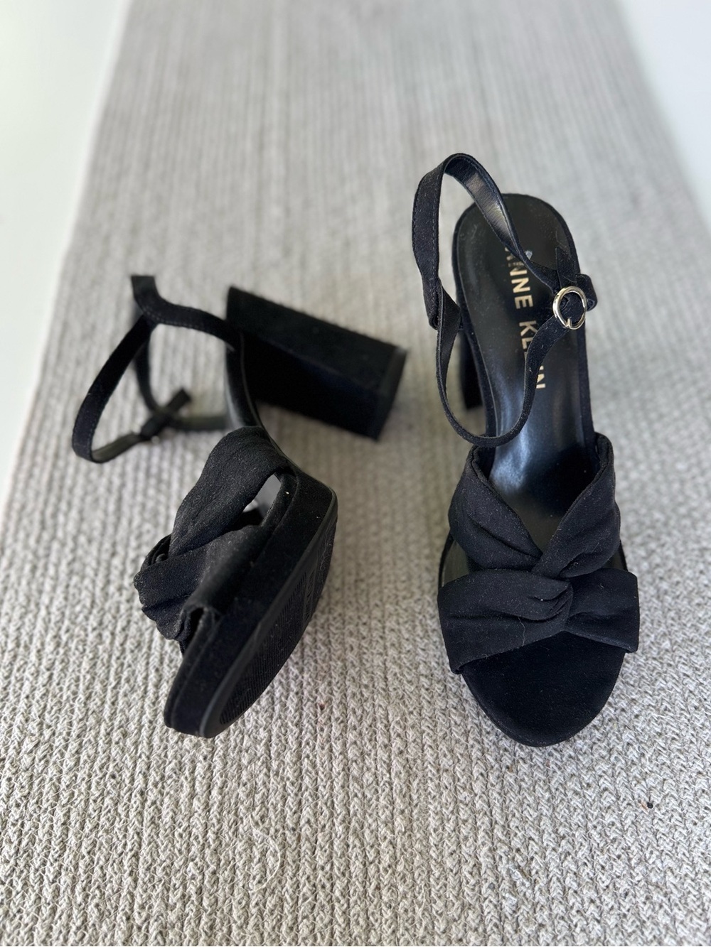 Anne Klein Valma Black Suede Fabric High Heel Knotted Dress Shoes Heels Sz 7.5